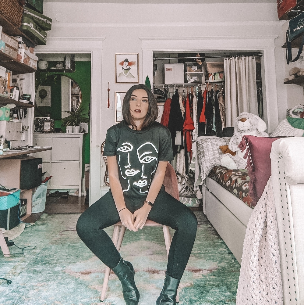 Abstract tee